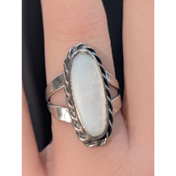 Vtg Southwestern Oblong Mother of Pearl Split Shank 925 Sterling Ring Size 5.75 - Picture 2 of 9